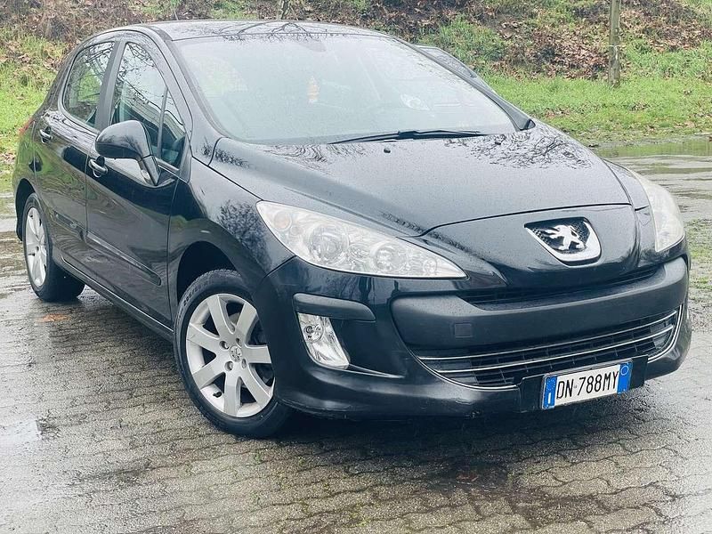 Usata Peugeot 308 120 CV (88 kW) 2008 Nero Berlina