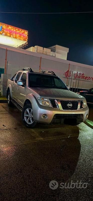 Second-hand Nissan Navara 190 CP (139 kW) 2017 Gri Pickup