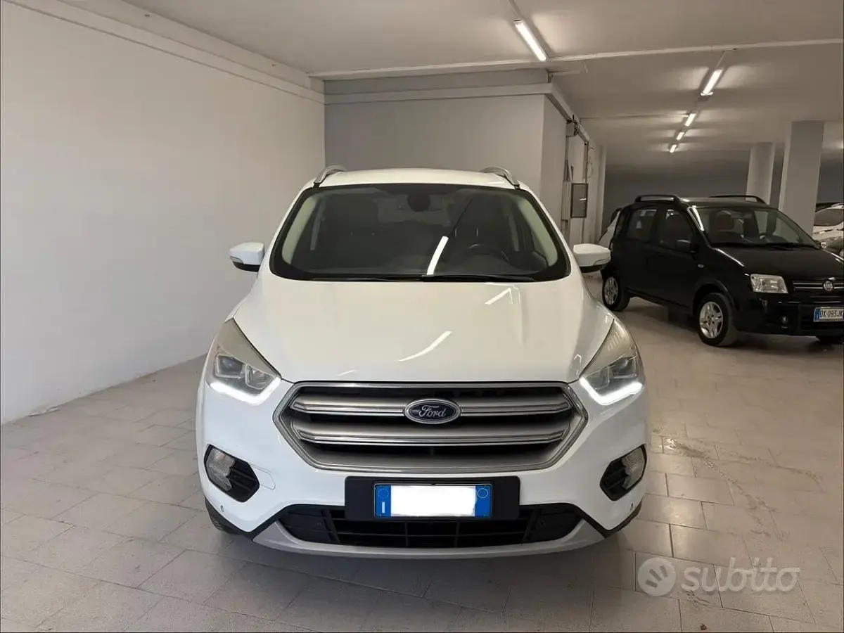 Usata Ford Kuga Titanium 120 CV (88 kW) 2017 Bianco SUV
