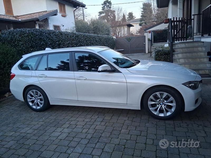 Usata BMW 2000 129 CV (94 kW) 2013 Bianco Berlina