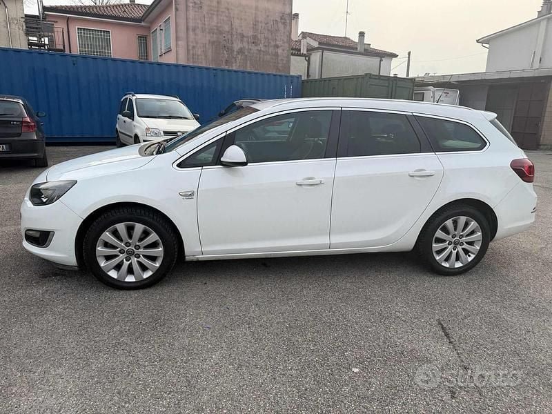 Usata Opel Astra S 110 CV (80 kW) 2014 Bianco Station wagon