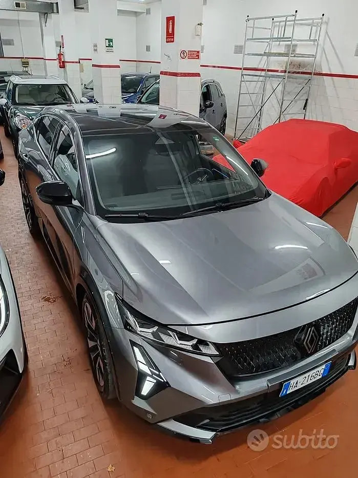 Usata Renault Rafale Techno 131 CV (96 kW) 2025 Grigio SUV