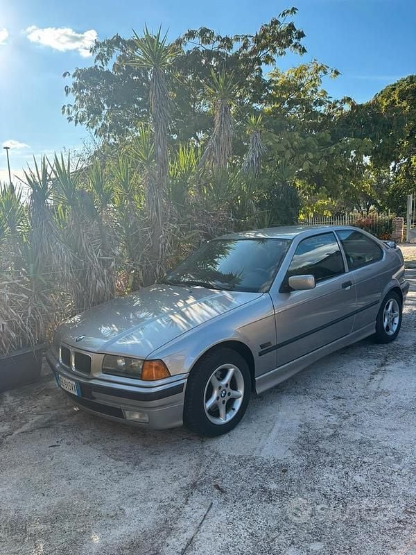 Usata BMW 318 Efficient Dynamics 140 CV (102 kW) 1994 Grigio Coupé