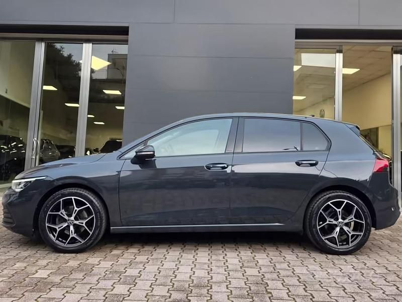 Usata VW Golf VII Life 116 CV (85 kW) 2021 Grigio Utilitaria