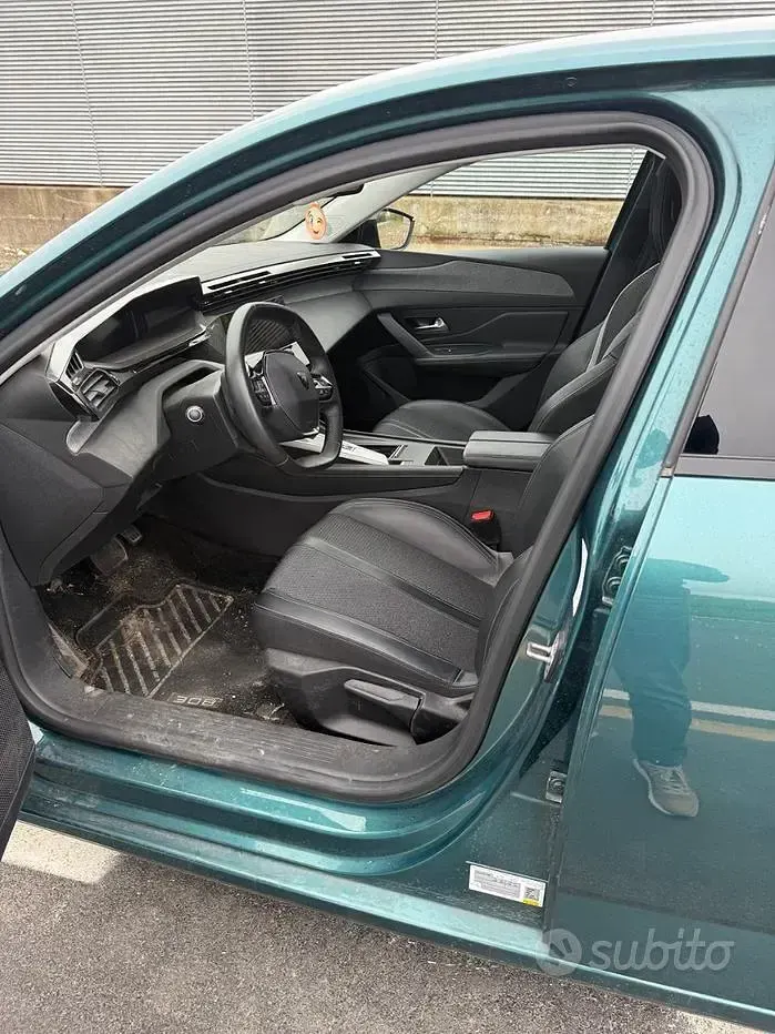 Usata Peugeot 308 SW 131 CV (96 kW) 2023 Verde Station wagon