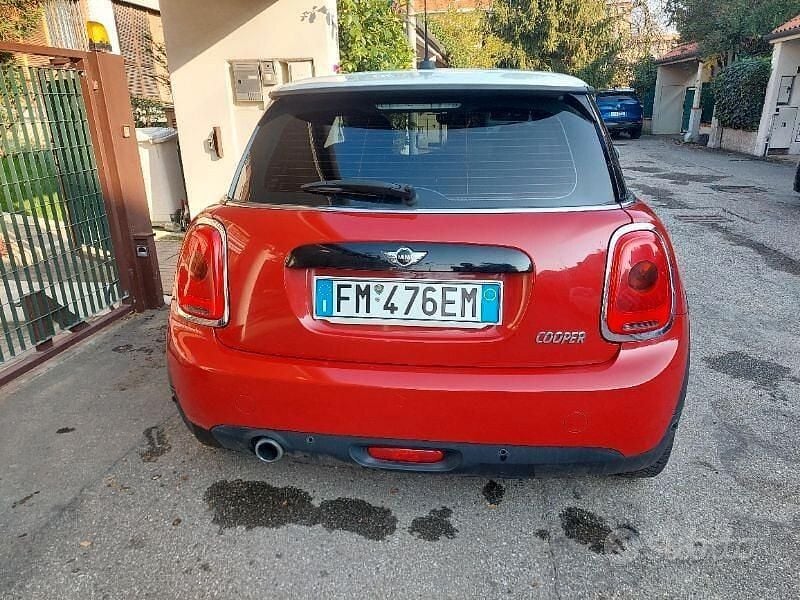 Usata Mini Cooper Hype 136 CV (100 kW) 2018 Rosso Utilitaria
