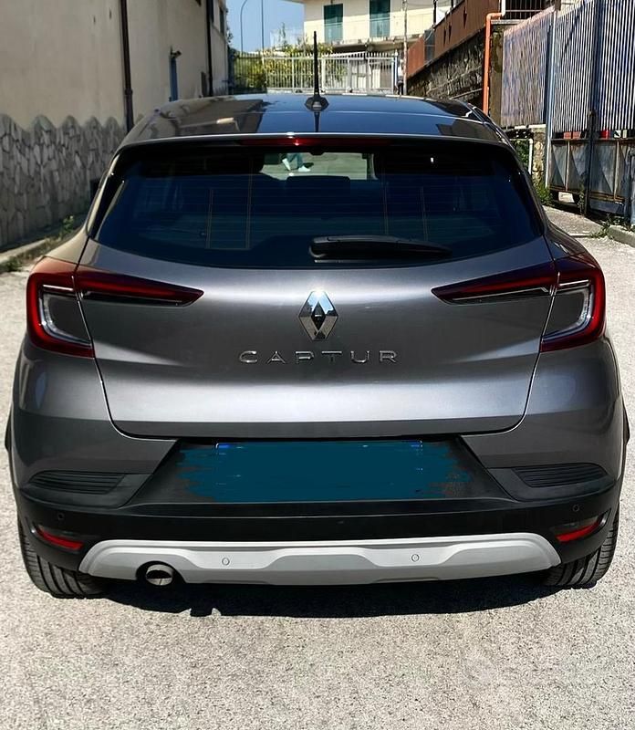 Usata Renault Captur Business 101 CV (74 kW) 2021 Grigio SUV