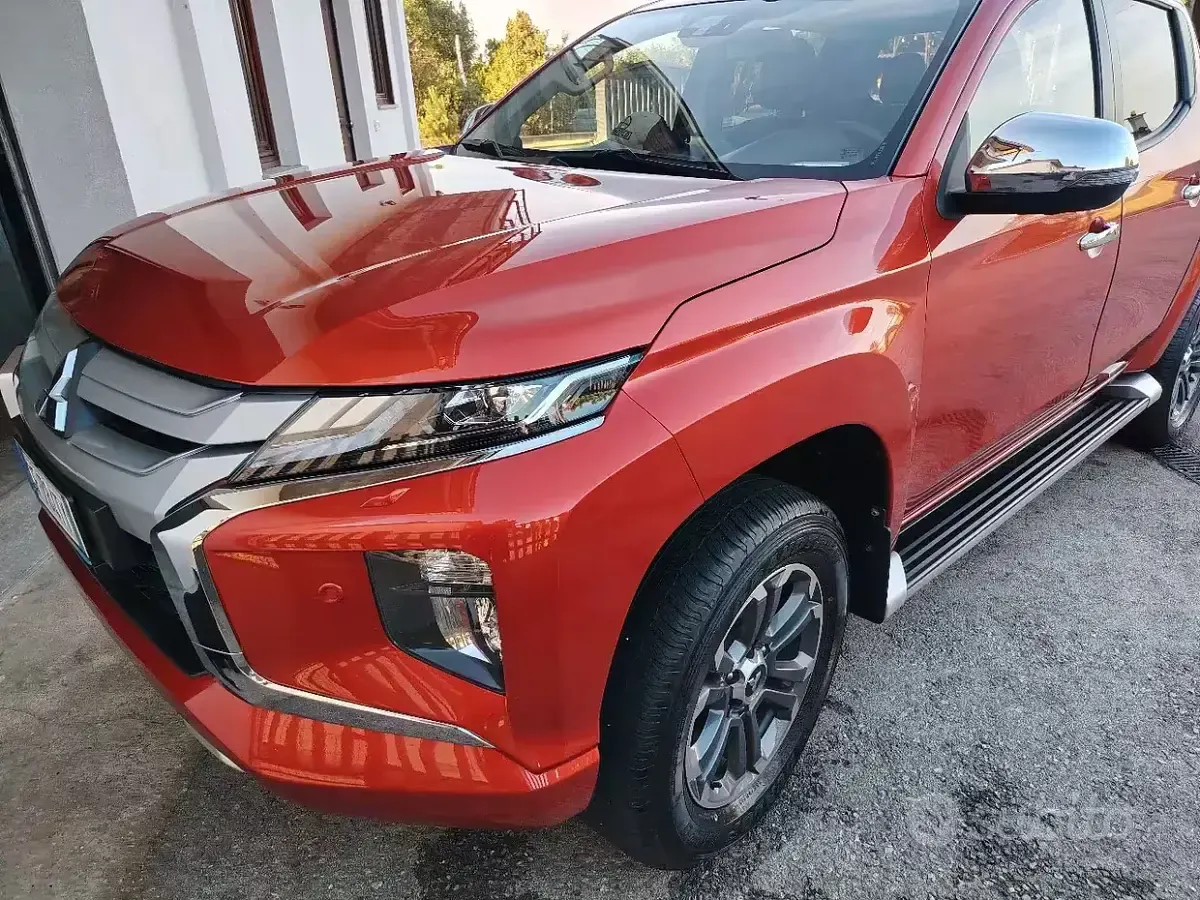 Usata Mitsubishi L200 150 CV (110 kW) 2021 Arancione Pick-up