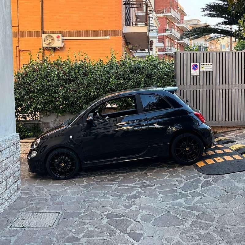 Usata Abarth 595 145 CV (106 kW) 2022 Nero Utilitaria