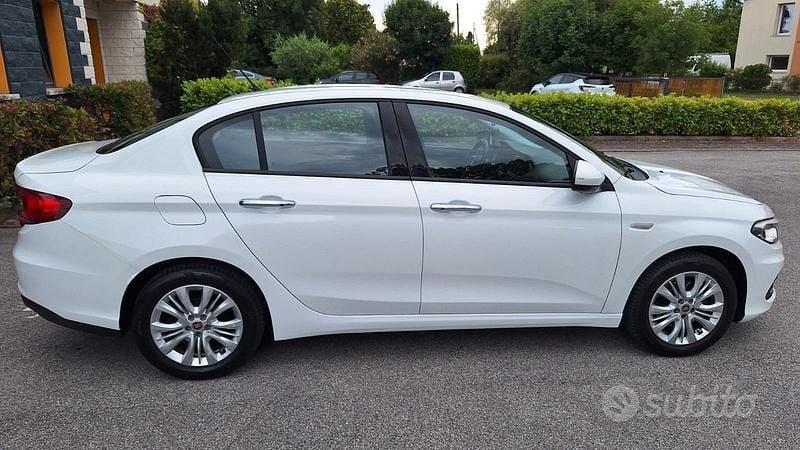 Bianco Usata 2016 Fiat Tipo Tre volumi | 6000 € (Super prezzo) - Immagine 1/4