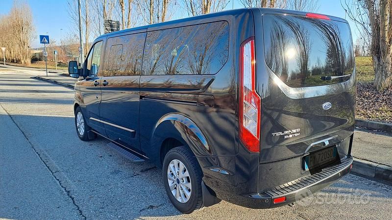Usata Ford Tourneo 185 CV (136 kW) 2019 Nero Monovolume