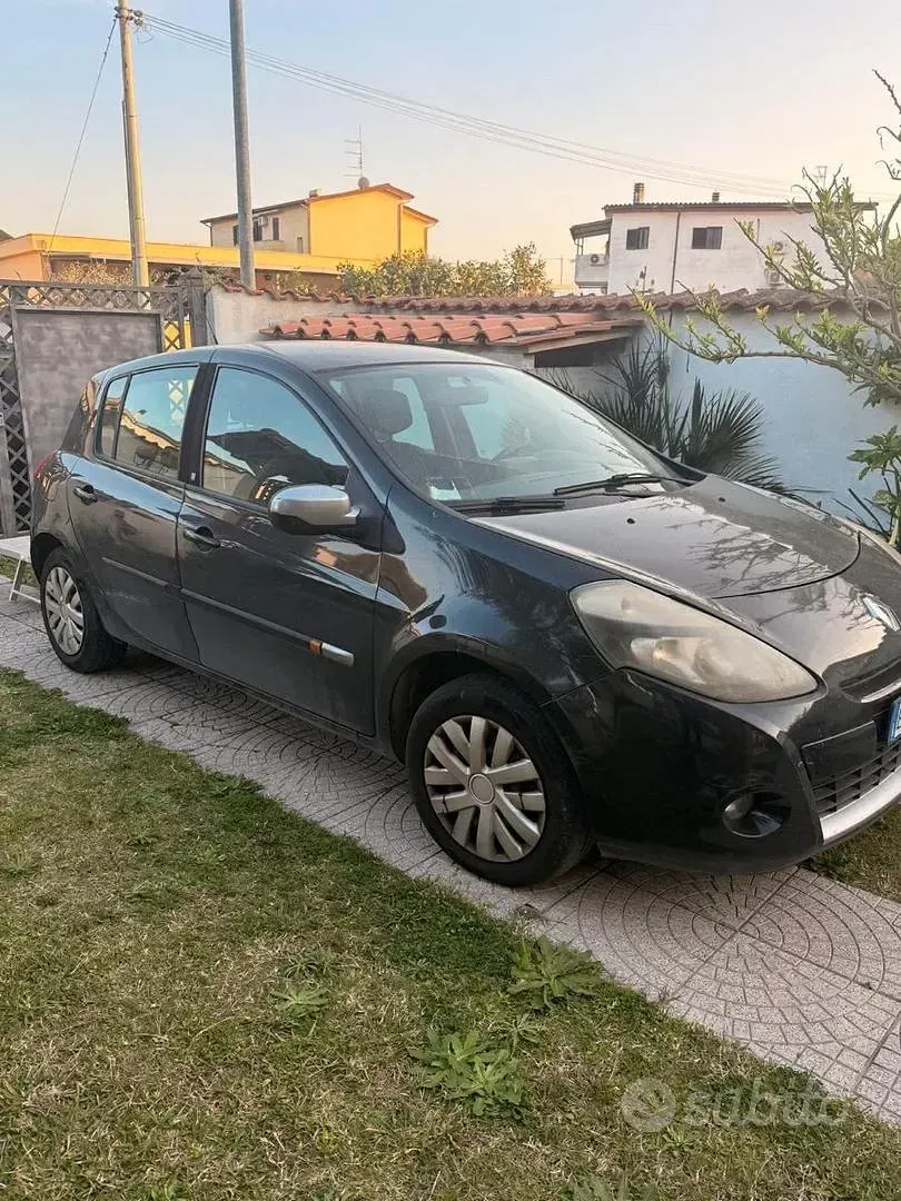 Usata Renault Clio 75 CV (55 kW) 2011 Nero Utilitaria