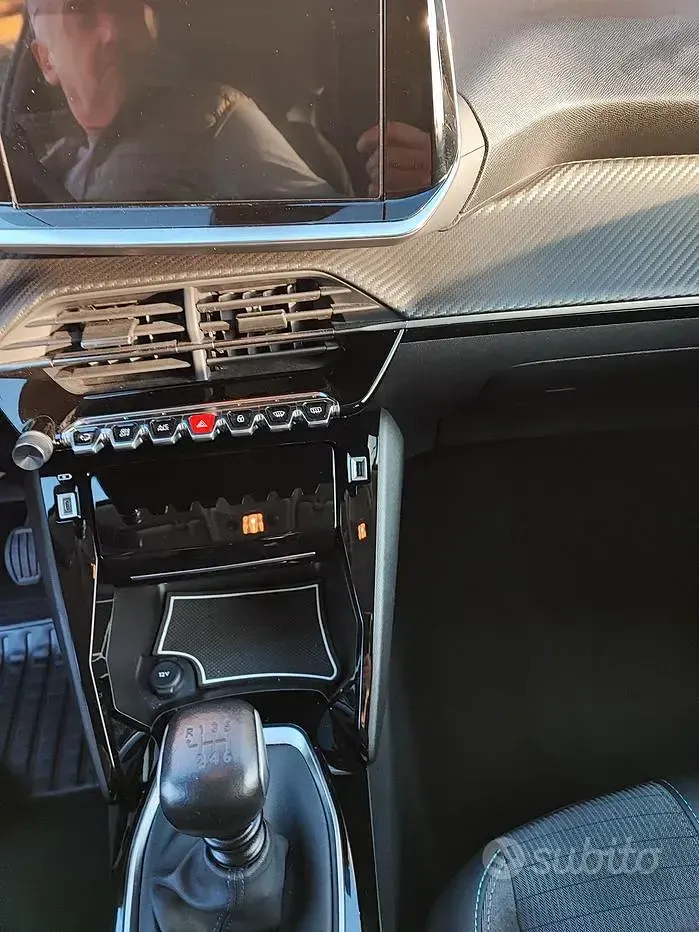 Usata Peugeot 208 Allure 102 CV (75 kW) 2022 Nero Utilitaria