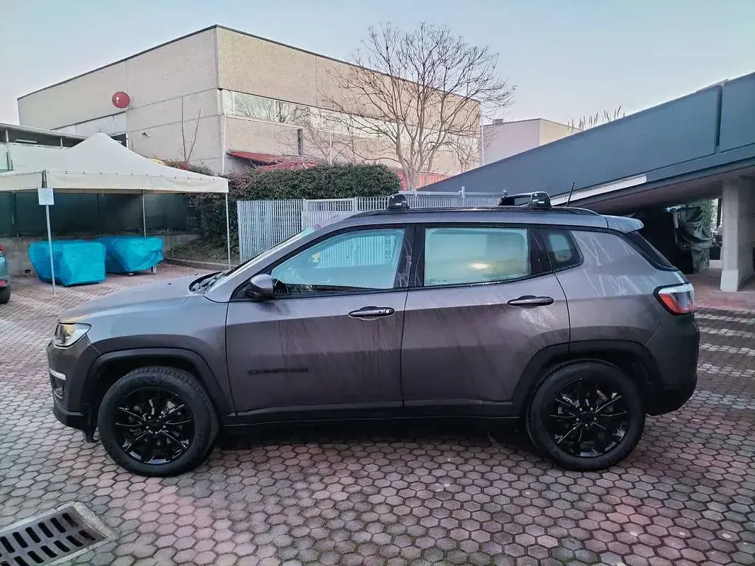 Usata Jeep Compass Night Eagle 131 CV (96 kW) 2021 Grigio SUV
