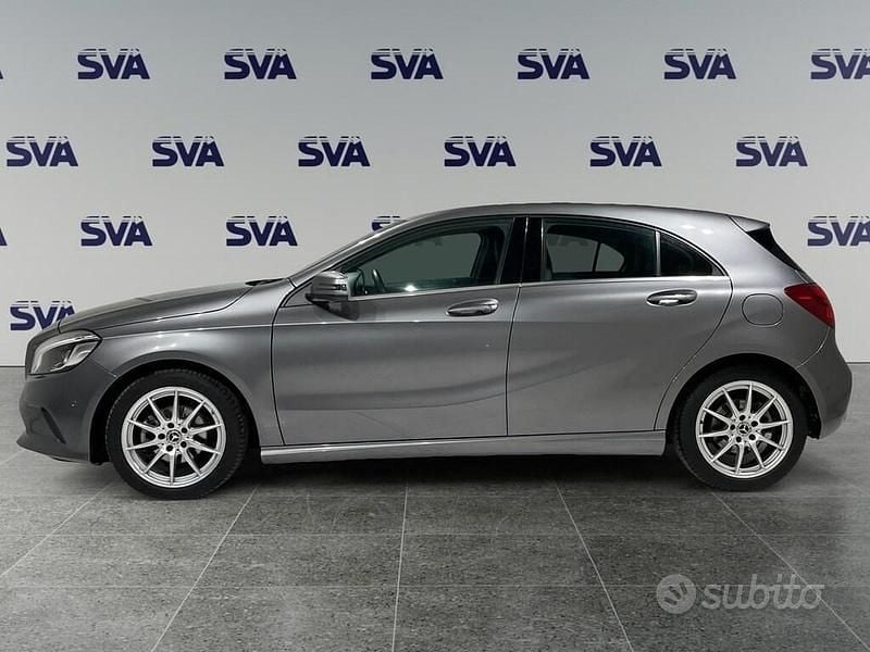 Usata Mercedes A180 109 CV (80 kW) 2017 Grigio Berlina