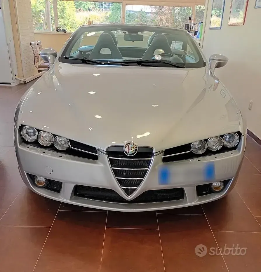 Usata Alfa Romeo Spider 260 CV (191 kW) 2009 Argento Cabrio