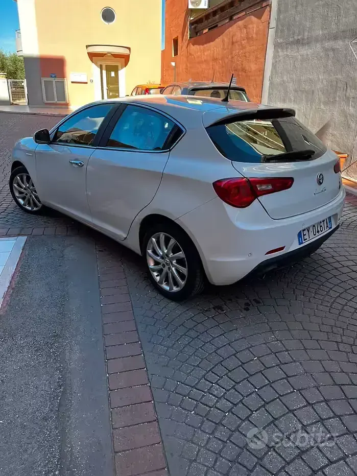 Usata Alfa Romeo Giulietta 120 CV (88 kW) 2015 Utilitaria
