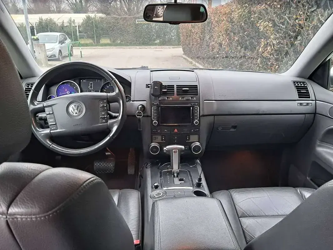 Usata VW Touareg Executive 174 CV (127 kW) 2009 Bianco SUV