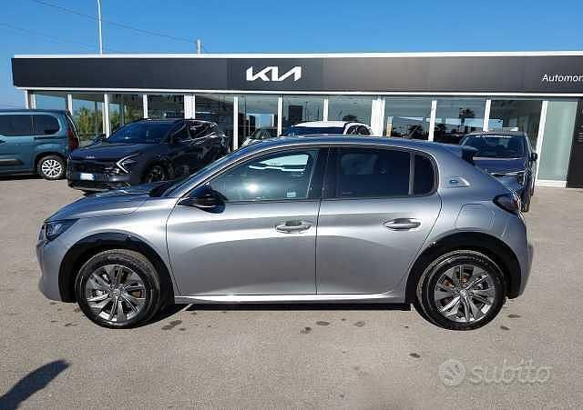 Usata Peugeot 208 Allure 100 kW (136 CV) 2023 Utilitaria