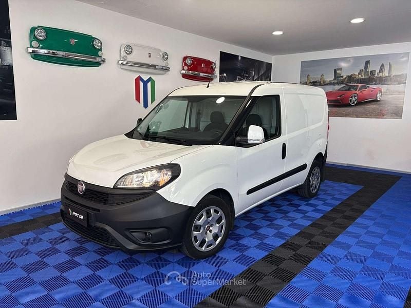Usata Fiat Doblò Easy 90 CV (66 kW) 2023 Bianco Monovolume