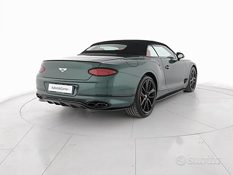 Usata Bentley Continental GT Convertible 550 CV (404 kW) 2021 Verde Cabrio
