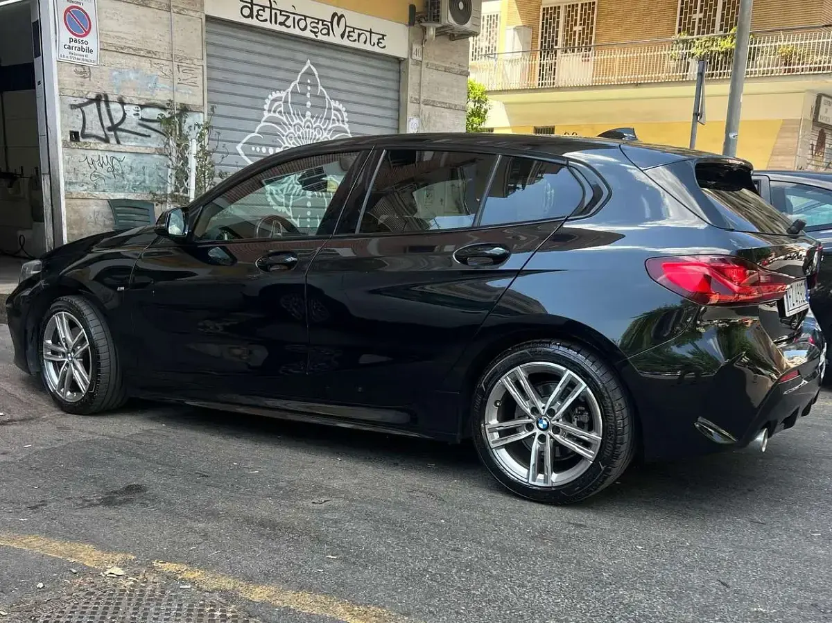 Usata BMW 118 M Sport 140 CV (102 kW) 2020 Nero Utilitaria