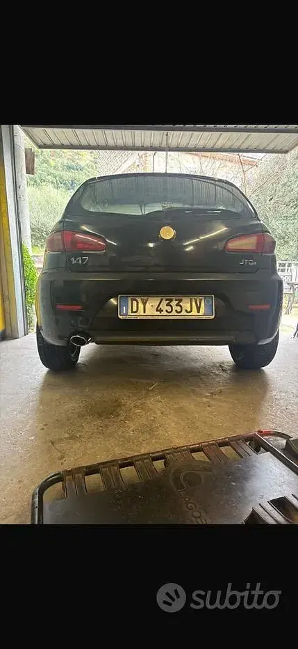 Usata Alfa Romeo 147 120 CV (88 kW) 2009 Nero Utilitaria