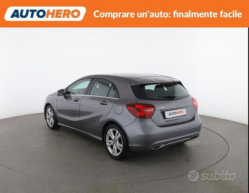 Usata Mercedes A180 108 CV (79 kW) 2018 Grigio Berlina