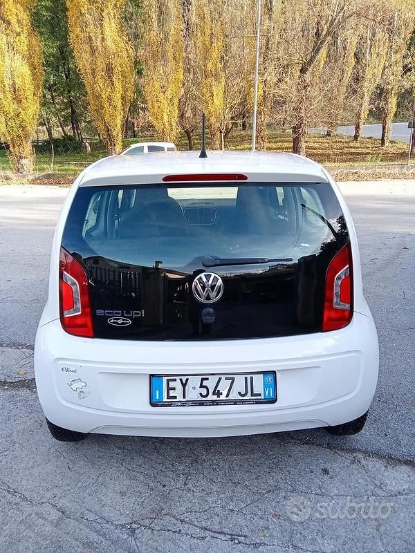 Usata VW up! Move 68 CV (50 kW) 2015 Bianco Utilitaria