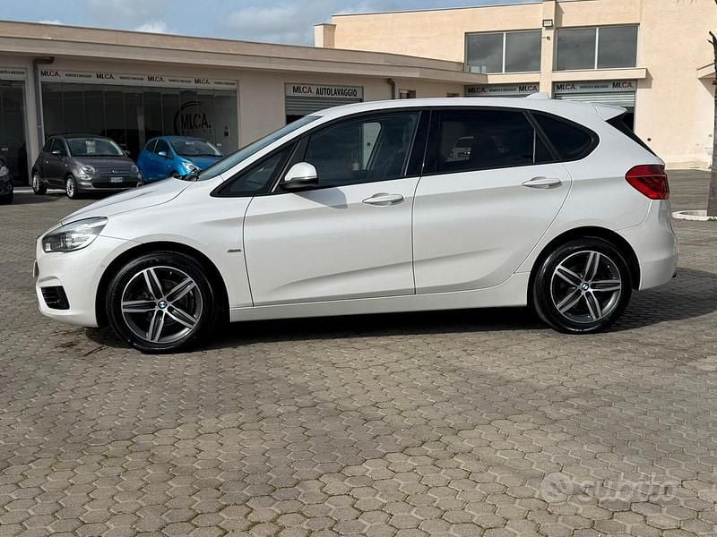 Usata BMW 218 Active Tourer Sport Line 150 CV (110 kW) 2017 Bianco Monovolume
