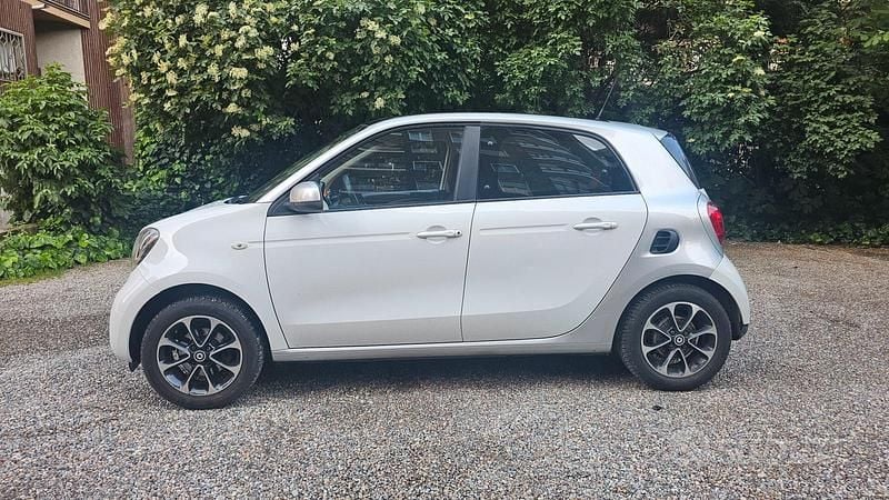 Usata Smart ForFour 71 CV (52 kW) 2015 Bianco Utilitaria
