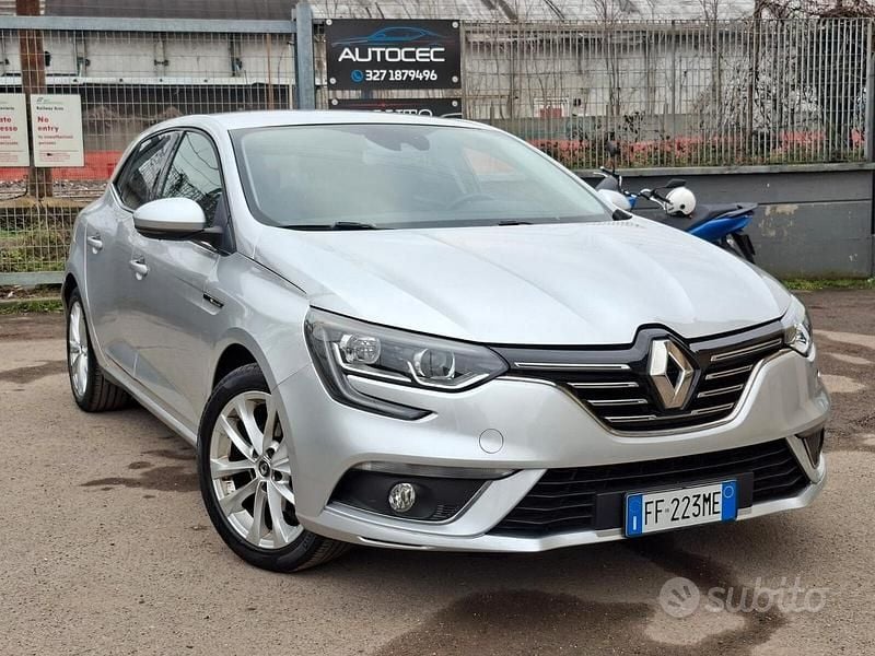 Grigio Usata 2016 Renault Mégane IV Bose Edition Berlina | 9400 € (Ottimo prezzo) - Immagine 1/4