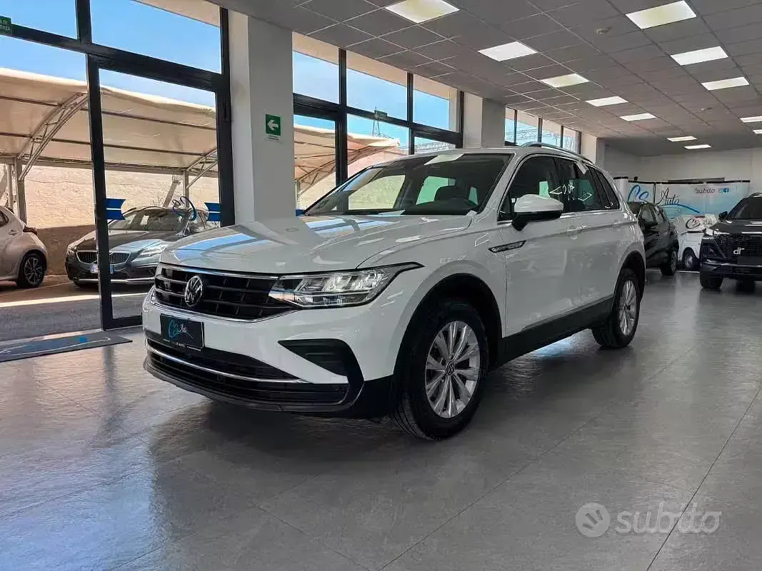 Usata VW Tiguan Life 150 CV (110 kW) 2023 Bianco SUV
