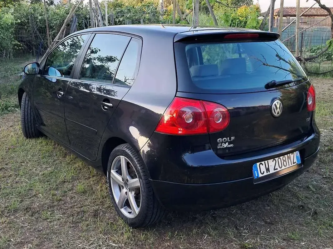 Usata VW Golf IV 105 CV (77 kW) 2005 Nero Berlina