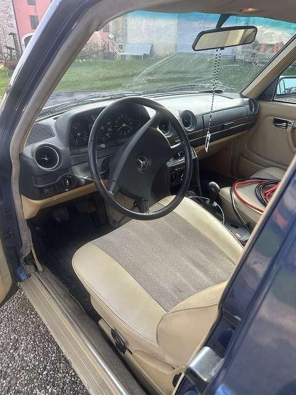 Usata Mercedes E300 87 CV (63 kW) 1982 Blu/azzurro