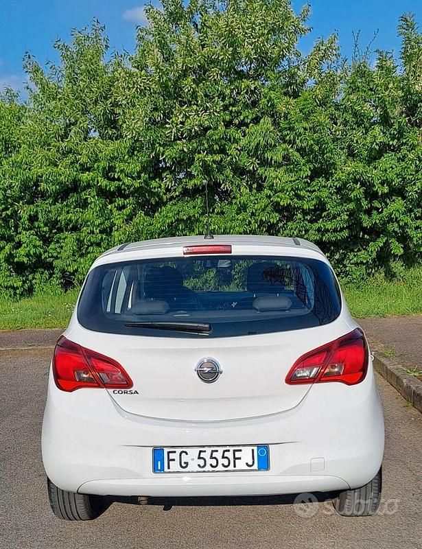 Usata Opel Corsa 90 CV (66 kW) 2016 Bianco Berlina