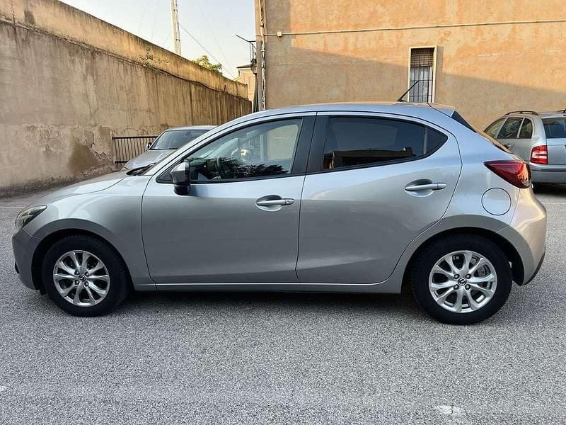 Usata Mazda 2 Exceed 105 CV (77 kW) 2016 Grigio Utilitaria