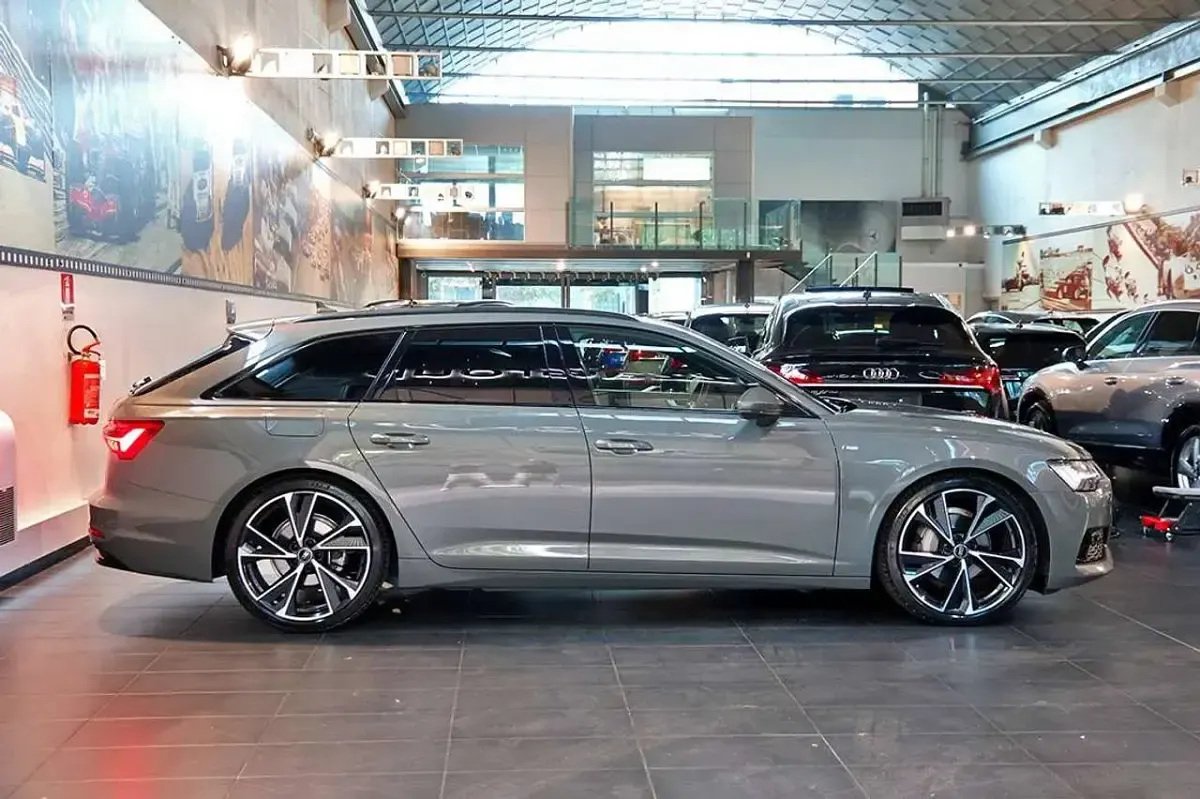 Usata Audi A6 Business 204 CV (150 kW) 2023 Grigio Station wagon