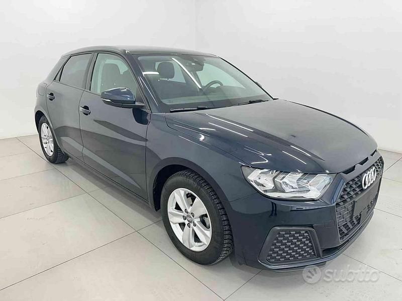 Blu metallizzato Usata 2020 Audi A1 Sportback Ambiente Utilitaria | 18.500 € (Ottimo prezzo) - Immagine 1/4