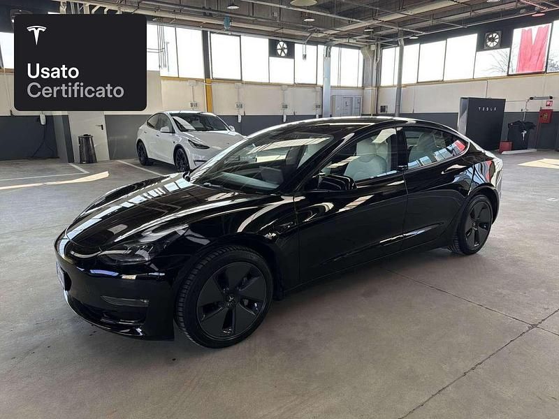 Usata Tesla Model 3 Long Range AWD 324 kW (441 CV) 2021 Solid black Berlina