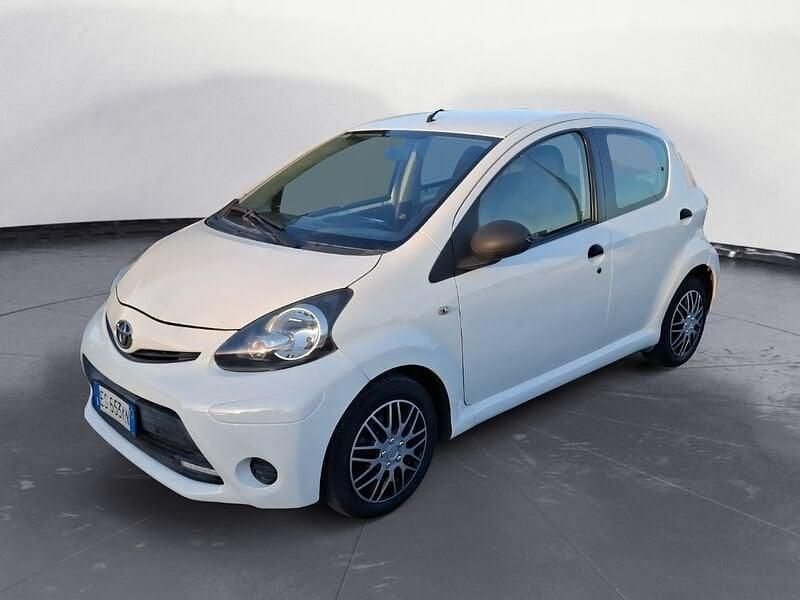 Usata 2013 Toyota Aygo Connect Style Due volumi | 5700 € (Buon prezzo) - Immagine 1/4
