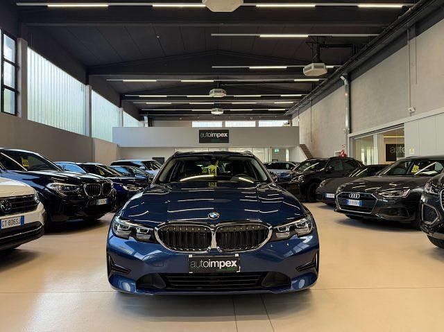 Usata BMW 316 Advantage 122 CV (89 kW) 2022 Blu/azzurro Station wagon