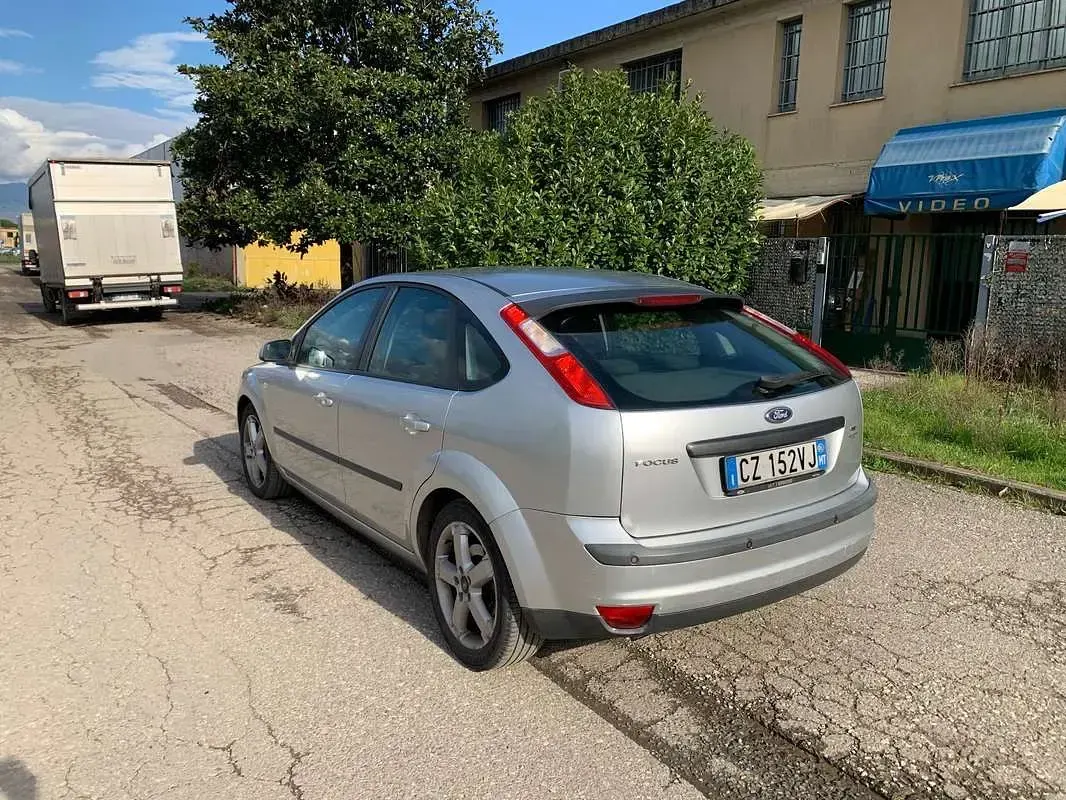 Usata Ford Focus 136 CV (100 kW) 2006 Argento Berlina