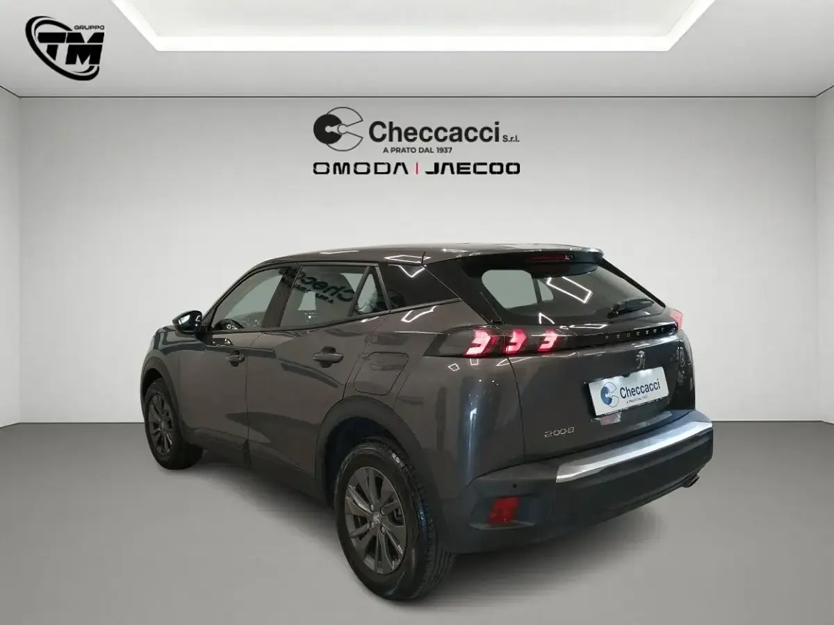 Usata Peugeot 2008 Active 130 CV (95 kW) 2021 Grigio SUV