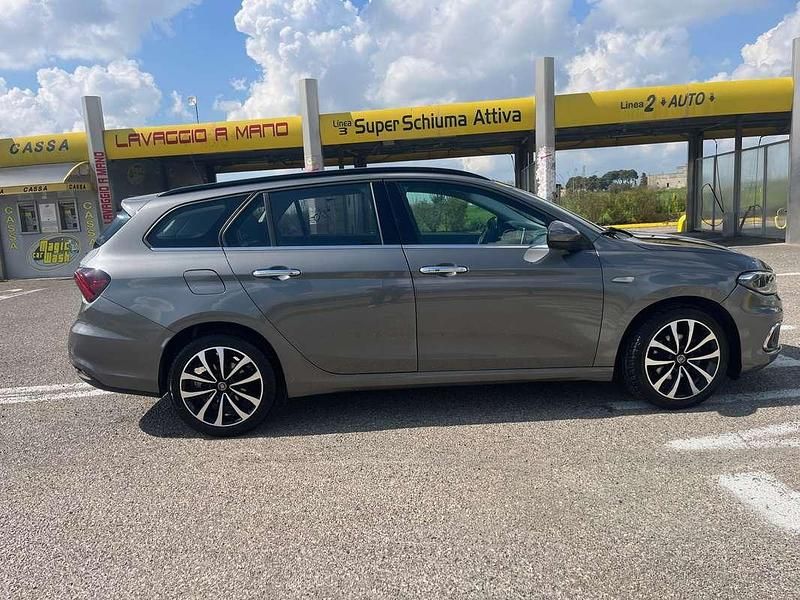 Usata Fiat Tipo Easy 120 CV (88 kW) 2018 Grigio Station wagon