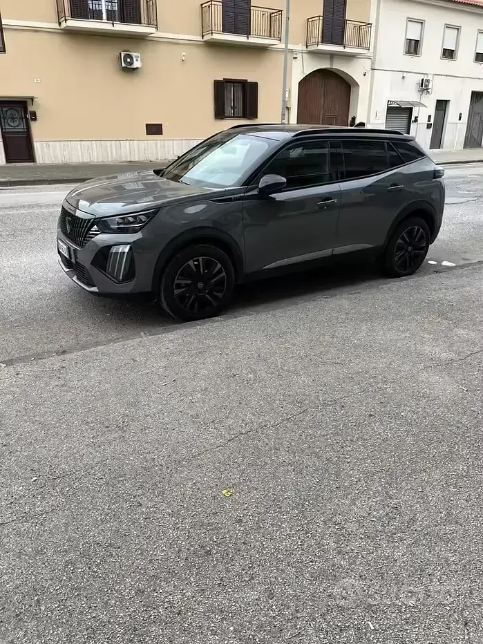 Usata Peugeot 2008 GT 131 CV (96 kW) 2024 Grigio SUV