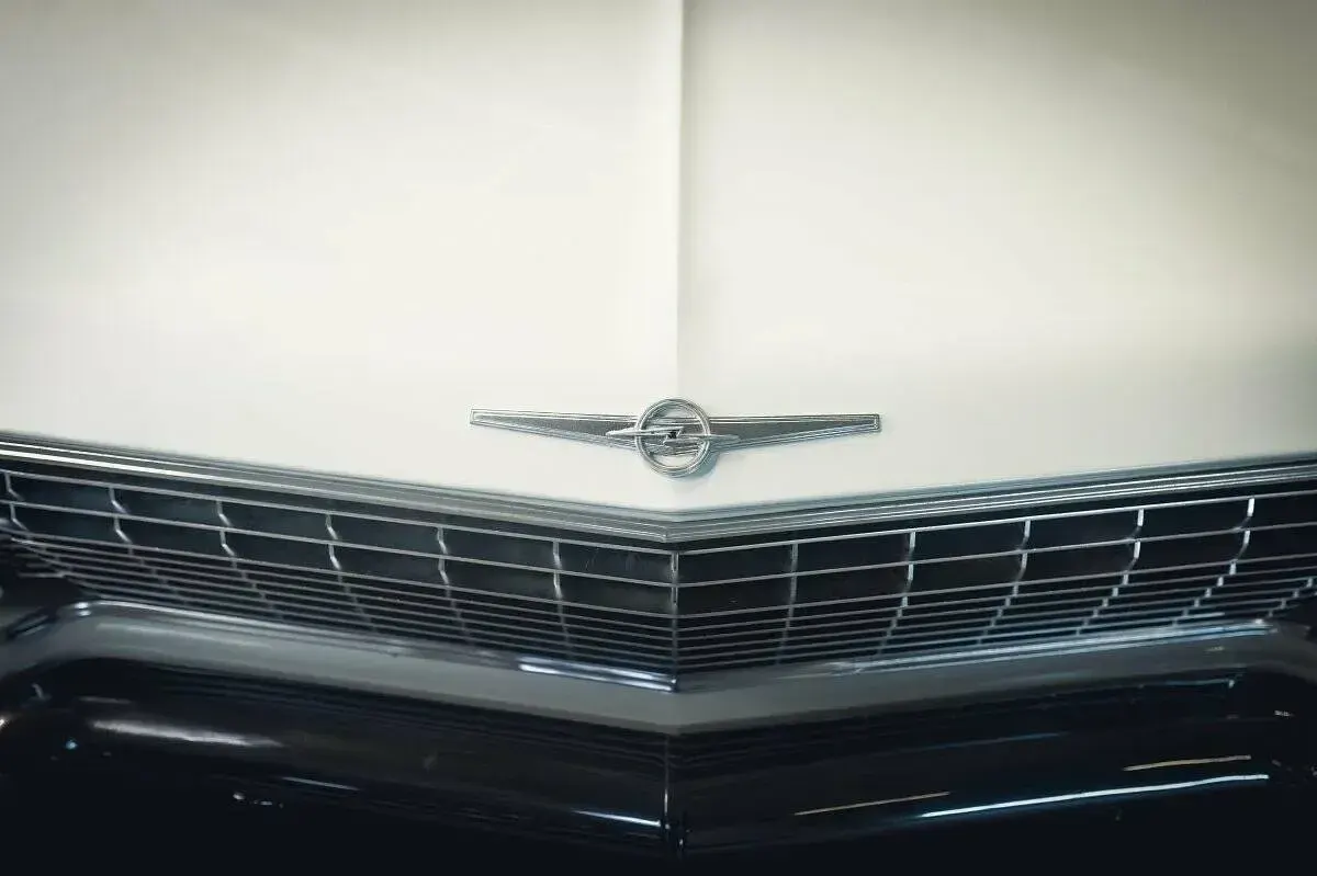 Usata Opel Admiral 101 CV (74 kW) 1965 Bianco Berlina