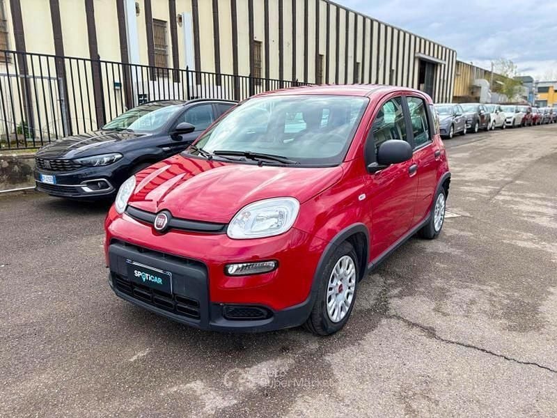 Usata Fiat Panda S 69 CV (50 kW) 2024 Rosso Utilitaria
