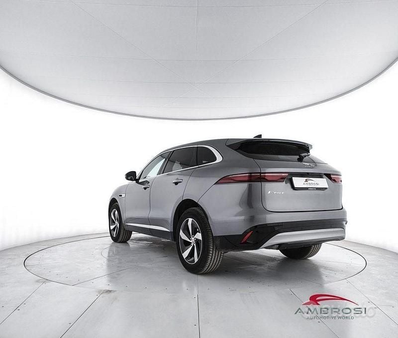 Usata Jaguar F-Pace R-Dynamic 163 CV (119 kW) 2022 Grigio SUV