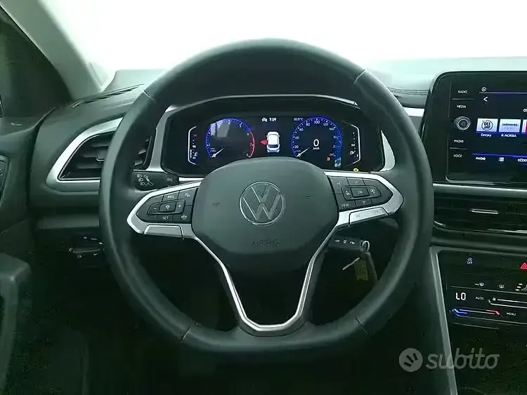 Usata VW T-Roc Life 110 CV (80 kW) 2022 Grigio SUV